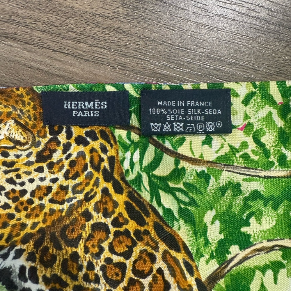 Hermes Silk Twilly - Picture 3 of 10